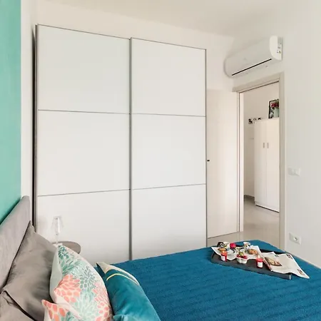 Casa Acqua Marina - 1 Min From The Sea, Wi-fi & Air Conditioning, Sea View Balcony Bordighera