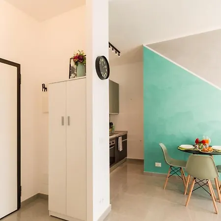 Casa Acqua Marina - 1 Min From The Sea, Wi-fi & Air Conditioning, Sea View Balcony * Bordighera