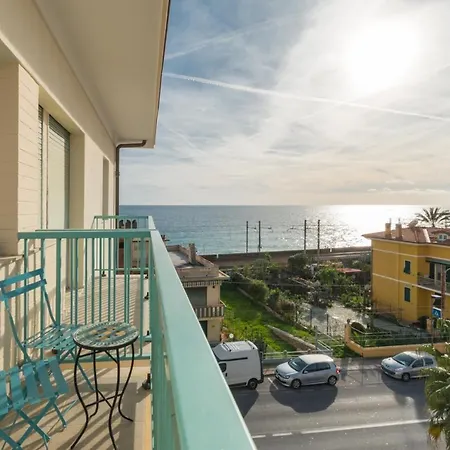 Casa Acqua Marina - 1 Min From The Sea, Wi-fi & Air Conditioning, Sea View Balcony