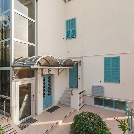Casa Acqua Marina - 1 Min From The Sea, Wi-fi & Air Conditioning, Sea View Balcony Bordighera