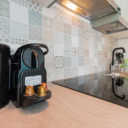 Casa Acqua Marina - 1 Min From The Sea, Wi-fi & Air Conditioning, Sea View Balcony Apartment Bordighera