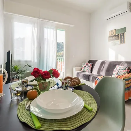 Apartmán Casa Acqua Marina - 1 Min From The Sea, Wi-fi & Air Conditioning, Sea View Balcony