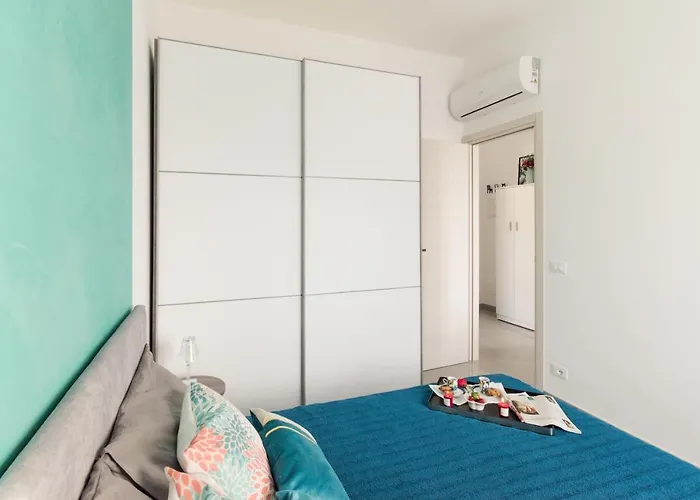Casa Acqua Marina - 1 Min From The Sea, Wi-fi & Air Conditioning, Sea View Balcony Bordighera