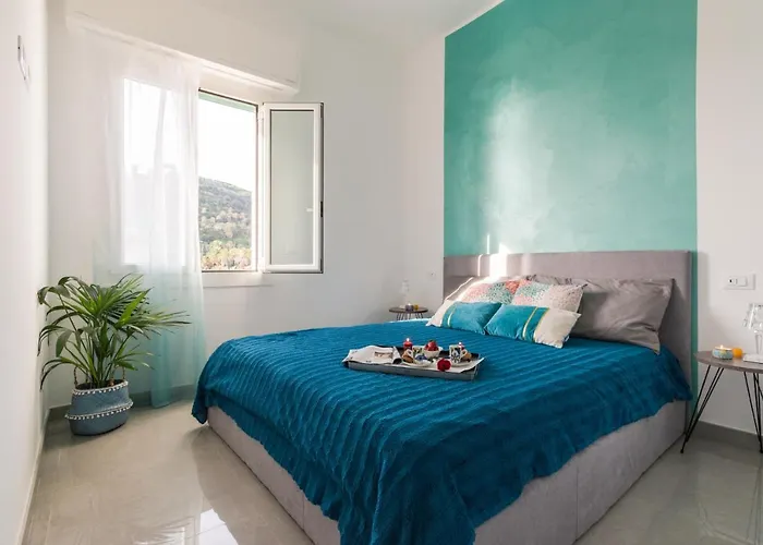 Casa Acqua Marina - 1 Min From The Sea, Wi-fi & Air Conditioning, Sea View Balcony * Bordighera