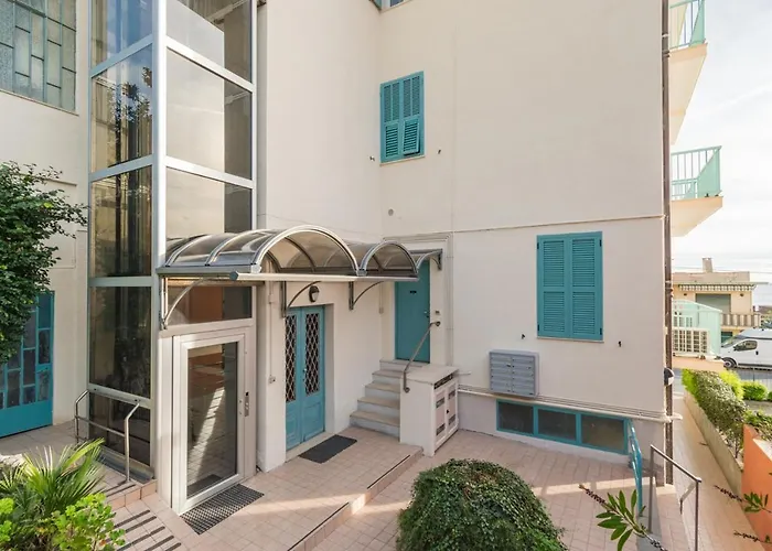Casa Acqua Marina - 1 Min From The Sea, Wi-fi & Air Conditioning, Sea View Balcony Bordighera