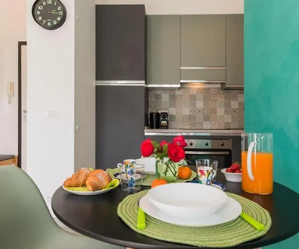 Casa Acqua Marina - 1 Min From The Sea, Wi-fi & Air Conditioning, Sea View Balcony Apartamento *